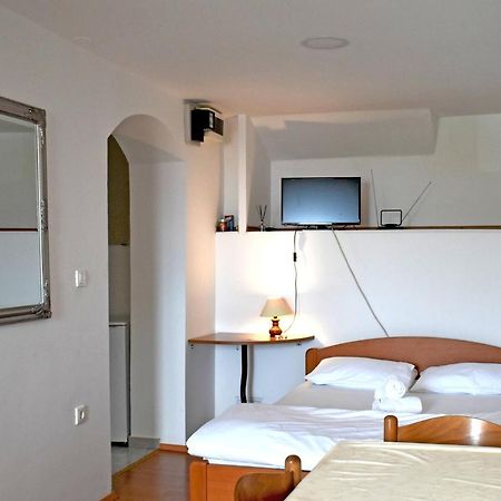 Studio Apartment Tonka Sibenik Bagian luar foto