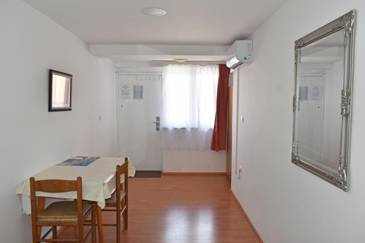Studio Apartment Tonka Sibenik Bagian luar foto